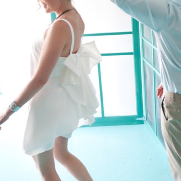 Club Monaco white  dress wedding SZ L bow back detail lining - Picture 1 of 12